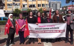 Kadınlar, ‘Pembe Otobüs’ Vaatlerine Karşı Sokağa Döküldü! “Pembe Otobüs Ancak Kafese Götürür”