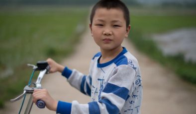 Çin’in hızlı değişimi aile birliğini tehdit mi ediyor ? Çin ‘geride kalmış’ çocuklardan oluşan bir nesil yetiştiriyor