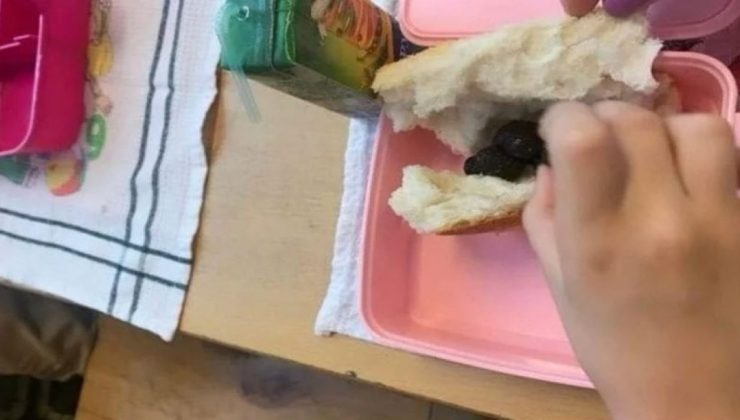 Ekonomik Kriz Çocukları Vurdu! Beslenme Çantasında Ekmek İçinde Ekmek Var