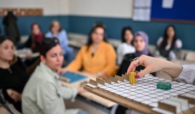 Teknolojide kıyasıya rekabet: Zeka oyunlarında anneler aldıkları kurstan sonra  çocuklarına sıkı rakip oldular