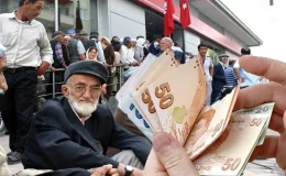 “Emekliyi 10 Bin Liraya Mahkum Edenlerin 2024’ü ‘Emekli Yılı’ İlanı Etti”