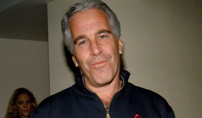 Pedofili Jeffrey Epstein’in 221 Kişinin İsminin Yer Aldığı ‘Kara Kitabı’ Açık Artırmada