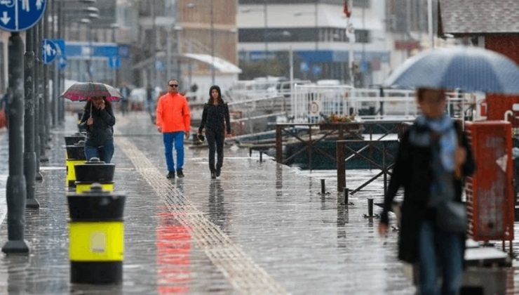 Sağanak Yağışlar Geri Geliyor! Sıcaklıklar Düşüyor, Tüm Türkiye’yi Etkisi Altına Alacak