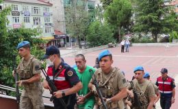 Keserli Cinayet Sanığı Hırsızlıkla da Suçlanıyor: “Eşofmanım Yırtıktı, Sigaraları Karıştırdım” Dedi: