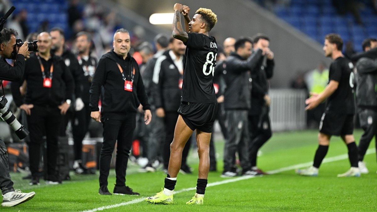 Beşiktaş’tan Lyon’a olay gönderme! Amblemi değiştirdiler