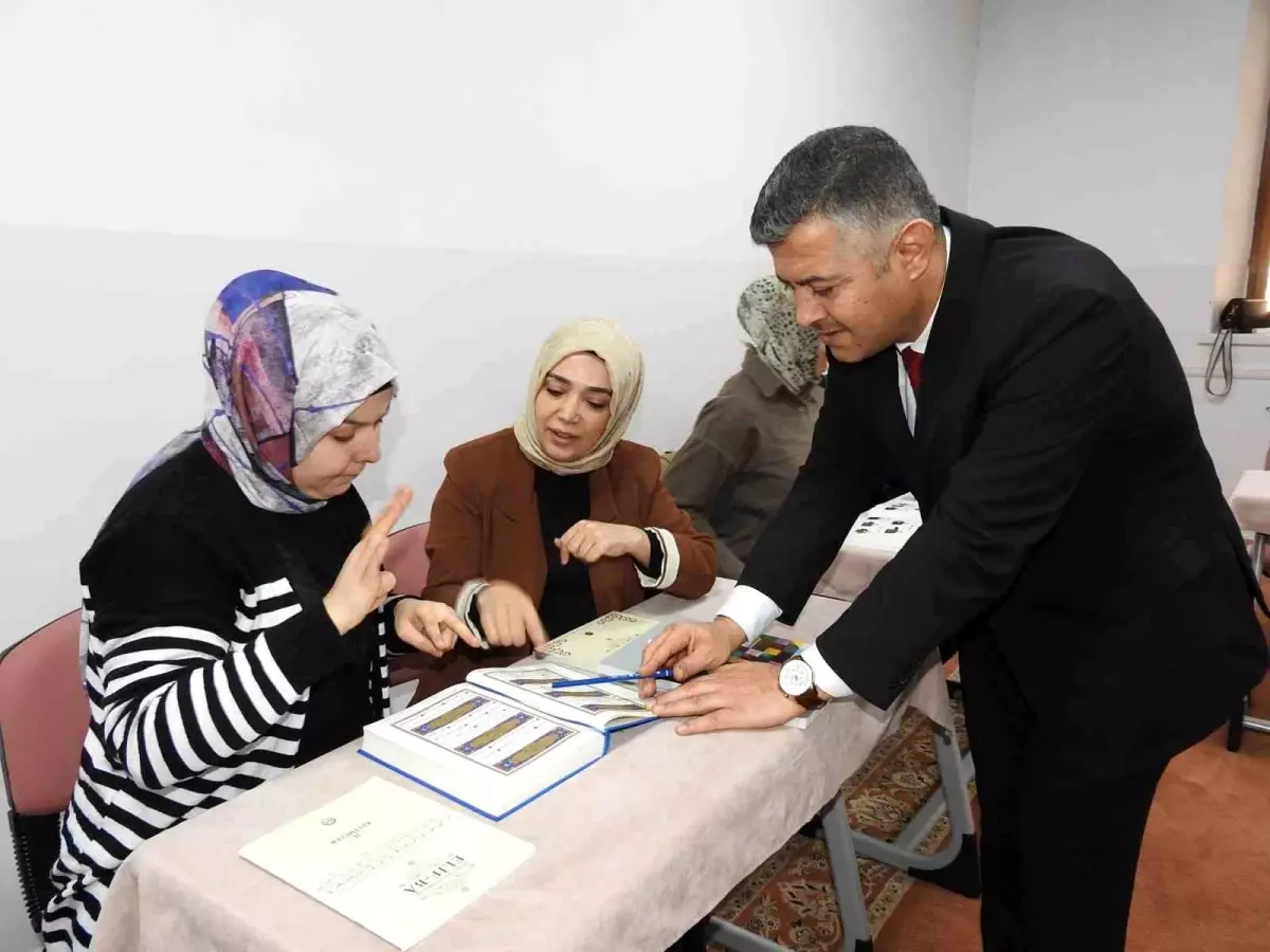 Gaziantep’te İşitme Engelli Kadınlar Kur’an-ı Kerim Öğreniyor