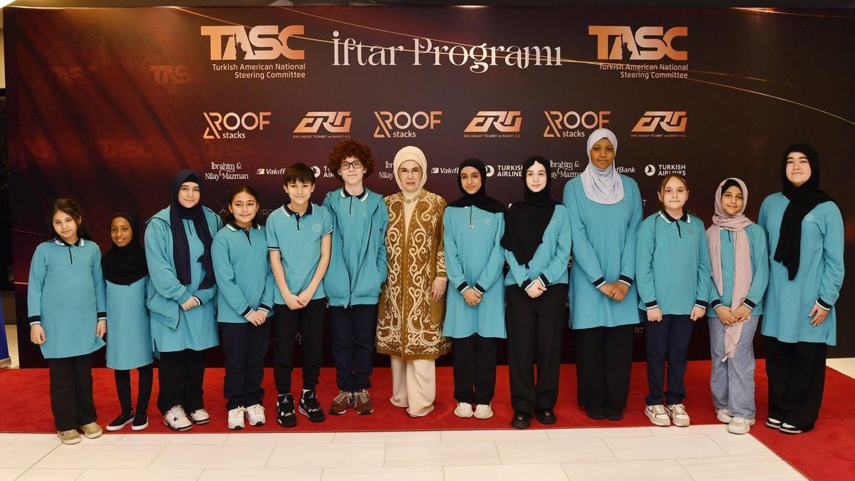 Emine Erdoğan, New York’ta ‘Sıfır Atık Sergisi’ni ziyaret etti