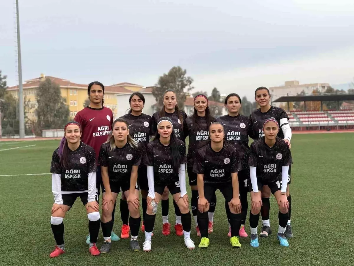 Ağrı Kadın Futbol Takımı Play-Off’a Çıkıyor