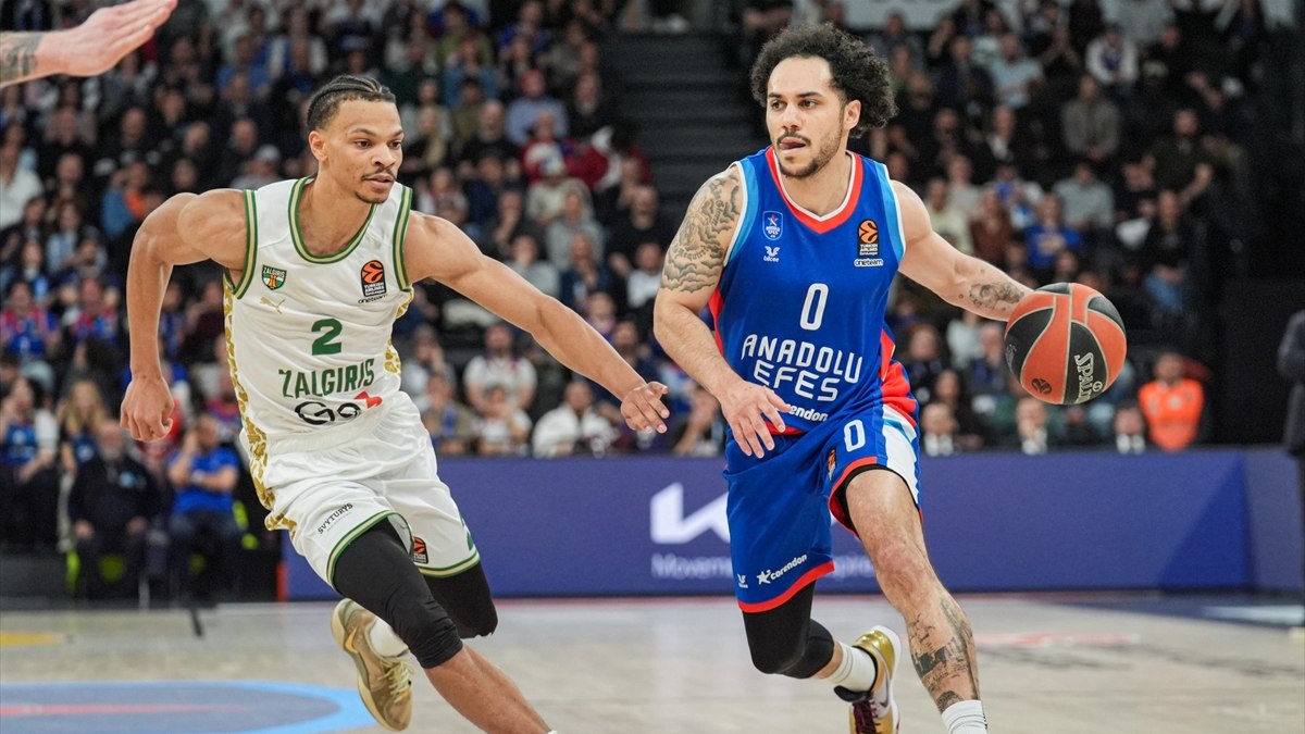 Anadolu Efes, Zalgiris’i devirdi