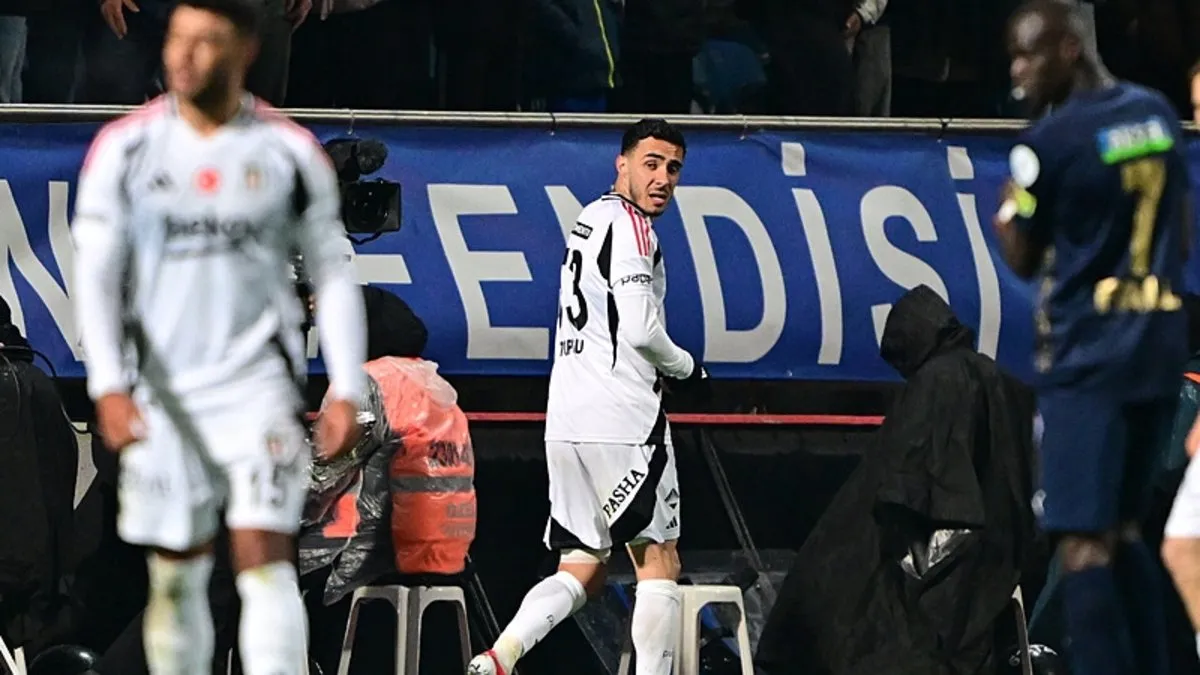Beşiktaş’taEmirhan Topçu sakatlandı, Tayyip Talha tarihe geçti!